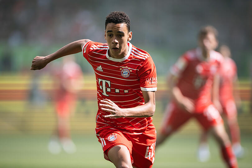 Nummer 42: Jamal Musiala (Offensives Mittelfeld)