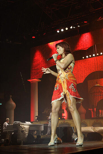 Schlager-Star Andrea Berg bei ihrem Auftritt in der Nürnberger Arena.