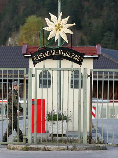 Die Edelweiß-Kaserne in Mittenwald. Dort sind Gebirgsjäger in Oberbayern stationiert.