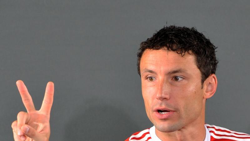 Siegessicher und unangreifbar, so soll sich der FC Bayern nach den Worten seines Kapitäns wieder zeigen: Mark van Bommel. Siegessicher und unangreifbar, so soll sich der FC Bayern nach den Worten seines Kapitäns wieder zeigen: Mark van Bommel.