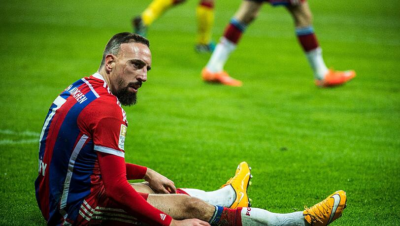 Wieder muss Franck Ribéry pausieren - gerade nach seiner Rückkehr ein Schock für die Bayern. Wieder muss Franck Ribéry pausieren - gerade nach seiner Rückkehr ein Schock für die Bayern.