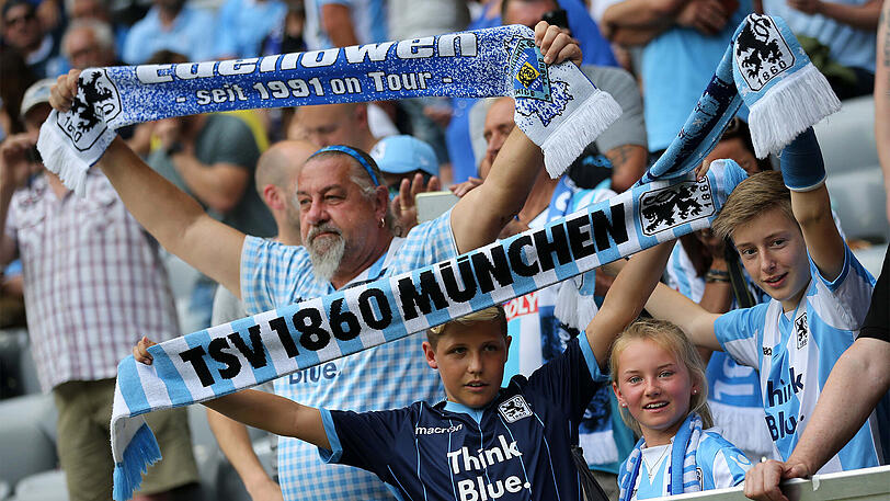 Die Fans halten ihrem TSV 1860 die Stange - so viele wie die Jahre zuvor werden aber bei den Spielen nicht mehr dabei sein können.