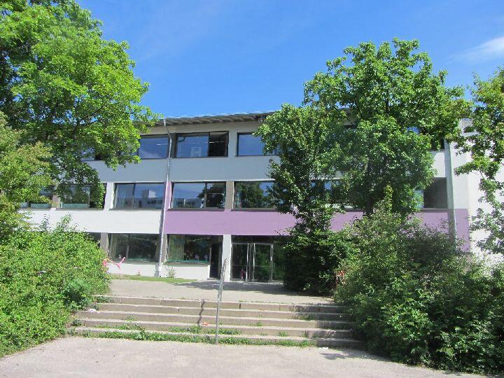 Die Mittelschule an der Guardinistraße 60.