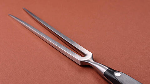 So in etwa m&uuml;sste die Fleischgabel ausgesehen haben, mit der die Seniorin ihren pfeifenden Nachbarn bedrohte &ndash; mit den Worten "Jetzt ist aber Ruhe!"