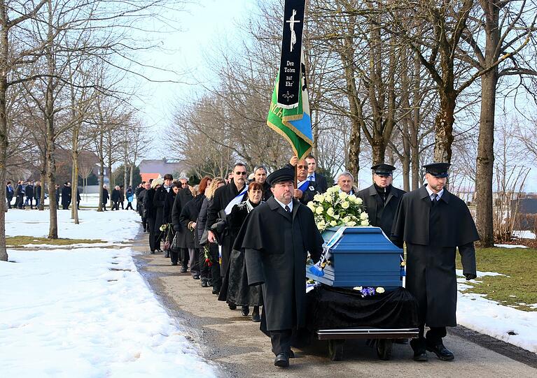 Die Löwen trauern um Manni Wagner: Bilder von der Beerdigung.