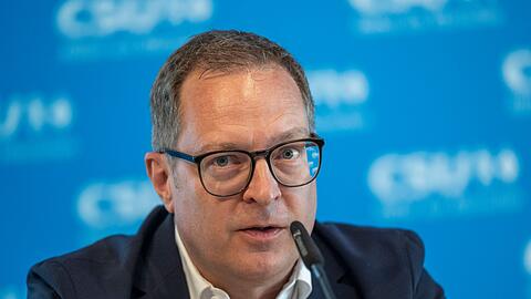 CSU-Generalsekret&auml;r Huber poltert seit Tagen gegen die Sondierungen von SPD, Gr&uuml;nen und Linkspartei in Berlin. Jetzt fordert er den sofortigen Abbruch. (Archivbild)