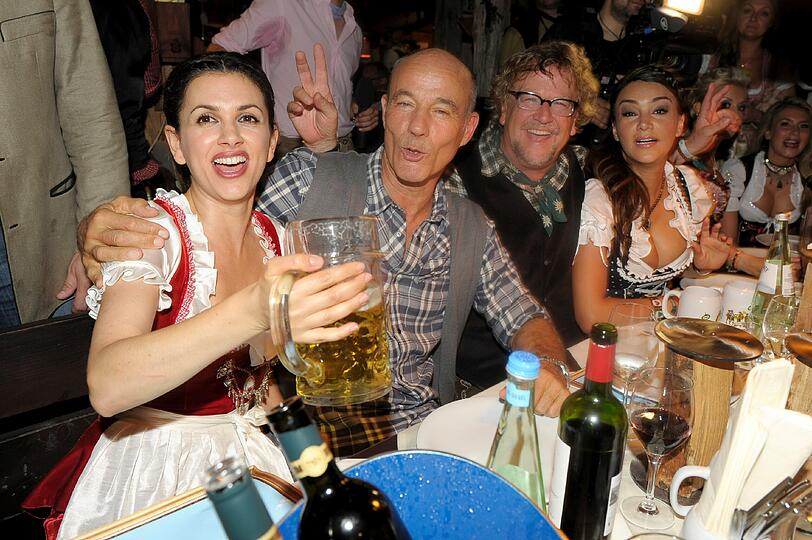 Bei Käfers feiern Viktoria und Heiner Lauterbach mit Martin Krug und Verona Pooth.