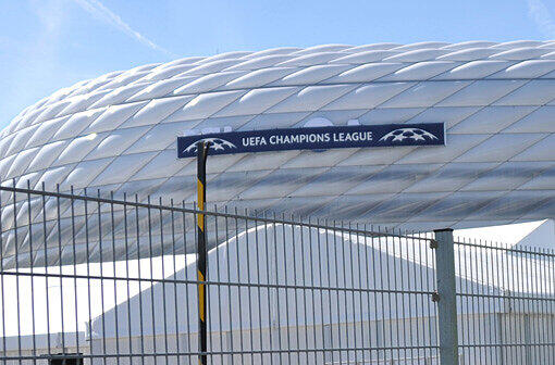Neue Beleuchtung, neuer Name, und auch sonst ändert sich viel: Zum Champions-League-Finale bekommt die Allianz Arena ein neues Kleid. Wir haben uns schon vorab einmal umgesehen. Ein kleiner Bilder-Rundgang