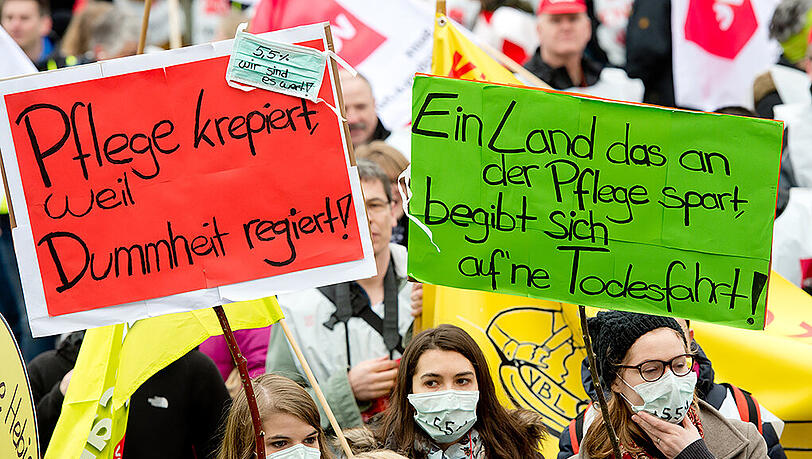 Mehr als 3500 Menschen nahmen an der Kundgebung in München teil. Mehr als 3500 Menschen nahmen an der Kundgebung in München teil.