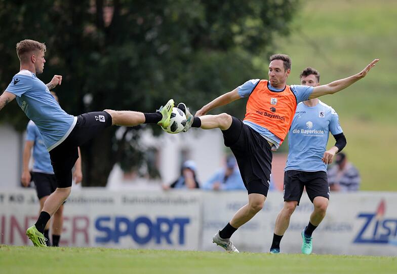 Die Löwen bei ihrer ersten Einheit im Trainingslager in Bodenmais. Die Bilder.