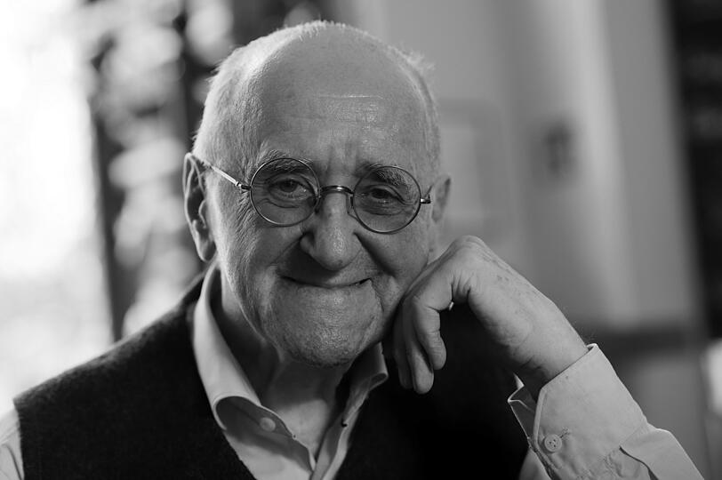Alfred Biolek ist am 23. Juli in Köln gestorben. Die TV-Legende sei seinem Adoptivsohn zufolge friedlich eingeschlafen.
