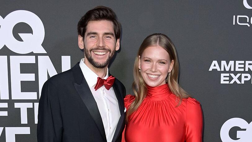 &Aacute;lvaro Soler und Melanie Kroll haben die Schwangerschaft mit einem Instagram-Video bekannt gegeben.