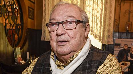 Jaecki Schwarz spielt seit über 30 Jahren in "Ein starkes Team" mit. Jetzt hat der Schauspieler ganz offen über den Tod gesprochen.