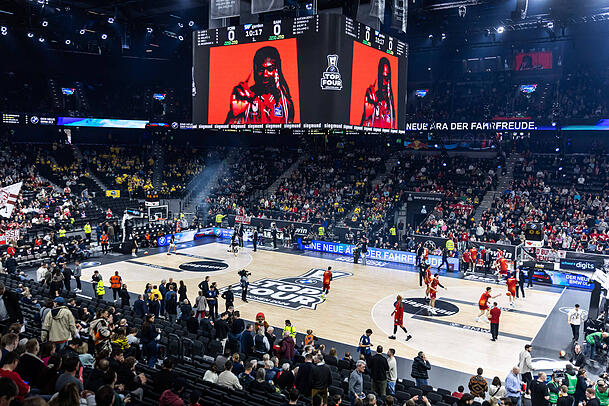 Der SAP Garden im Basketball-Modus – ein Ambiente, das auch einer NBA Europe gut zu Gesicht stehen würde. Der SAP Garden im Basketball-Modus – ein Ambiente, das auch einer NBA Europe gut zu Gesicht stehen würde.