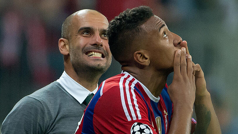 Pep Guardiola und Jérôme Boateng feiern den Siegtreffer gegen Manchester City. Pep Guardiola und Jérôme Boateng feiern den Siegtreffer gegen Manchester City.