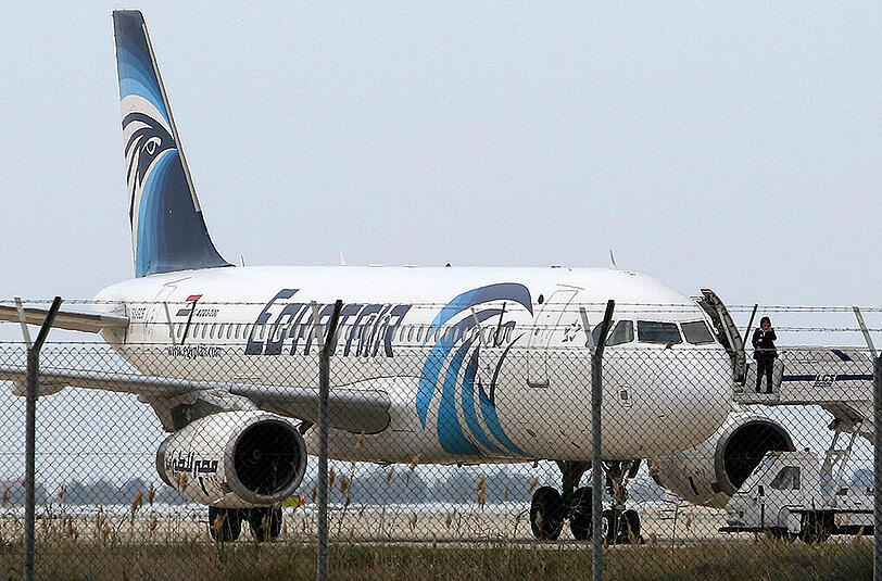 Die Fluglinie bestätigte den Fund der Wrackteile bei Twitter.
