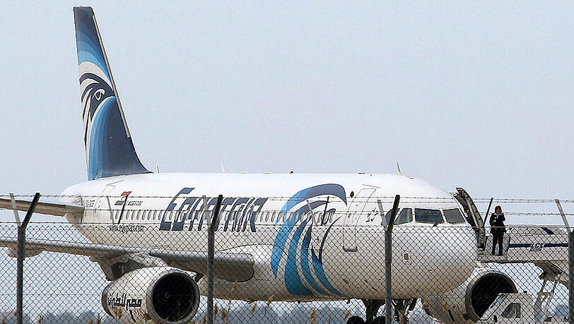 Die Fluglinie bestätigte den Fund der Wrackteile bei Twitter.
