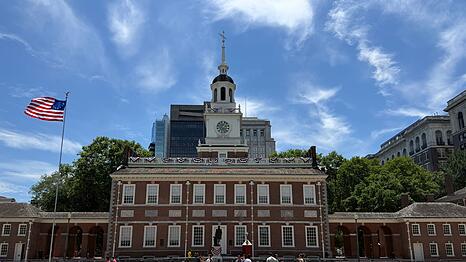 Die Unabh&auml;ngigkeitserkl&auml;rung wurde in der Independence Hall in Philadelphia unterzeichnet.