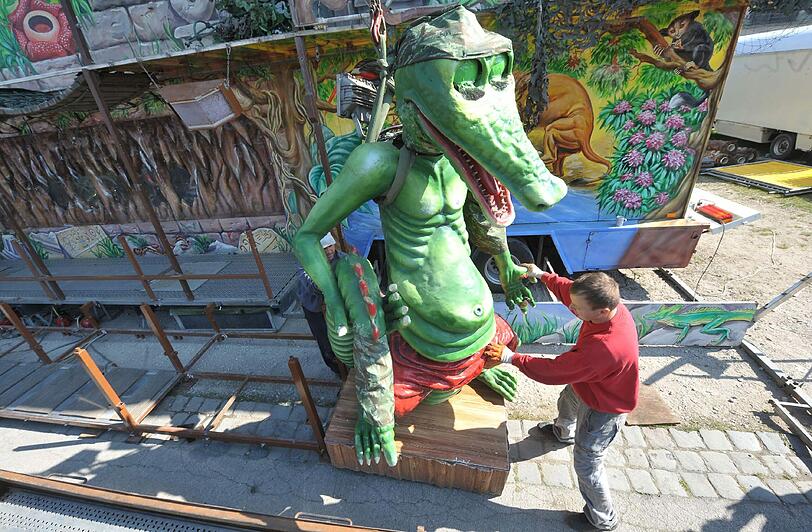 Das grüne Krokodil ist keine Lederer-Werbung. Es gehört zu &bdquo;Amazonas&ldquo;, einem Laufgeschäft mit Hindernissen, Spinnen und Piranhas.