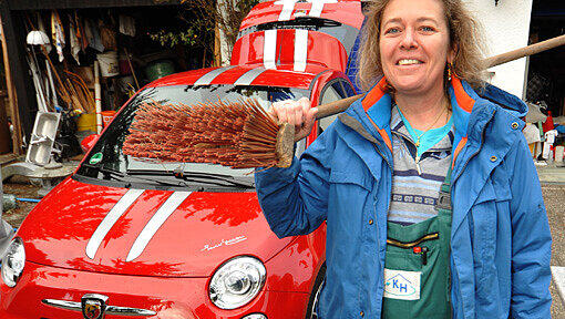 Platz ist in der kleinsten Kiste: Dagmar Kinner zeigt, was sie alles in ihrem Fiat 500 unterbringt. Platz ist in der kleinsten Kiste: Dagmar Kinner zeigt, was sie alles in ihrem Fiat 500 unterbringt.