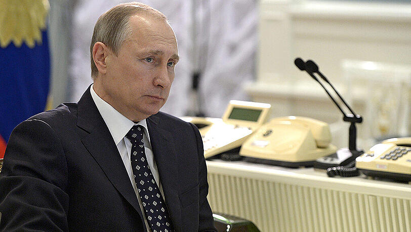 Kremlchef Putin ruft die prowestliche Führung in Kiew erneut zu einem direkten Dialog mit den prorussischen Separatisten auf. Kremlchef Putin ruft die prowestliche Führung in Kiew erneut zu einem direkten Dialog mit den prorussischen Separatisten auf.