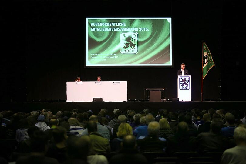 Die Bilder von der außerordentlichen Mitgliederversammlung des TSV 1860 im Zenith.