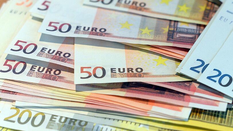 Die Sozialhilfeempfängerin brachte die 26.000 Euro zur Polizei. Die Sozialhilfeempfängerin brachte die 26.000 Euro zur Polizei.