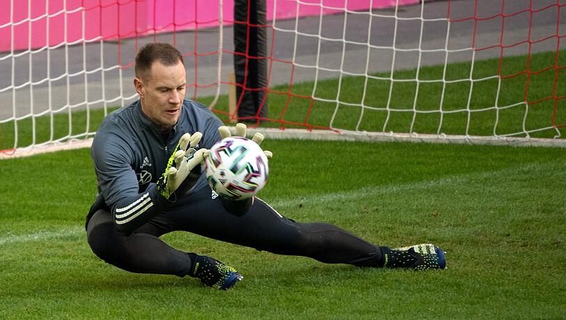 Löst Torwart Marc-Andre ter Stegen bei der Heim-EM Manuel Neuer als neue Nummer 1 ab? Löst Torwart Marc-Andre ter Stegen bei der Heim-EM Manuel Neuer als neue Nummer 1 ab?