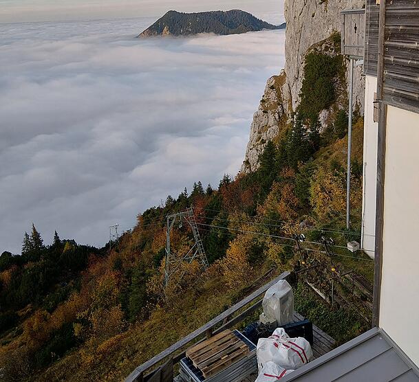 Ist seit einigen Wochen defekt: die Materialseilbahn hinauf zur Tegernseer Hütte. Ist seit einigen Wochen defekt: die Materialseilbahn hinauf zur Tegernseer Hütte.