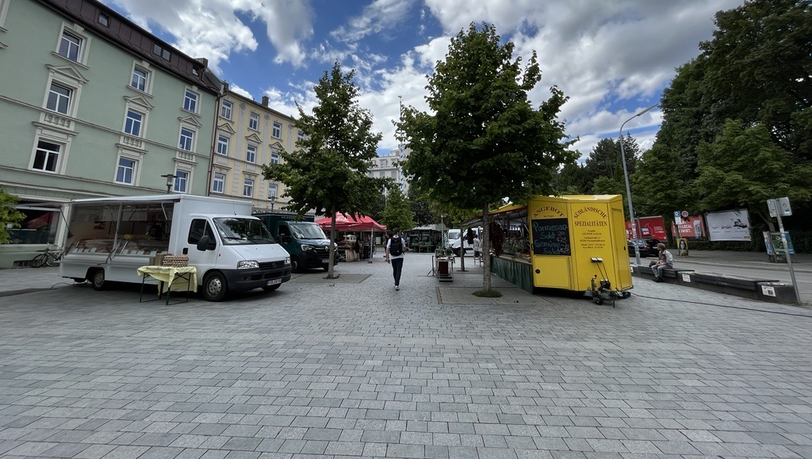 Markt ist hier immer donnerstags von 12 bis 18 Uhr. Markt ist hier immer donnerstags von 12 bis 18 Uhr.