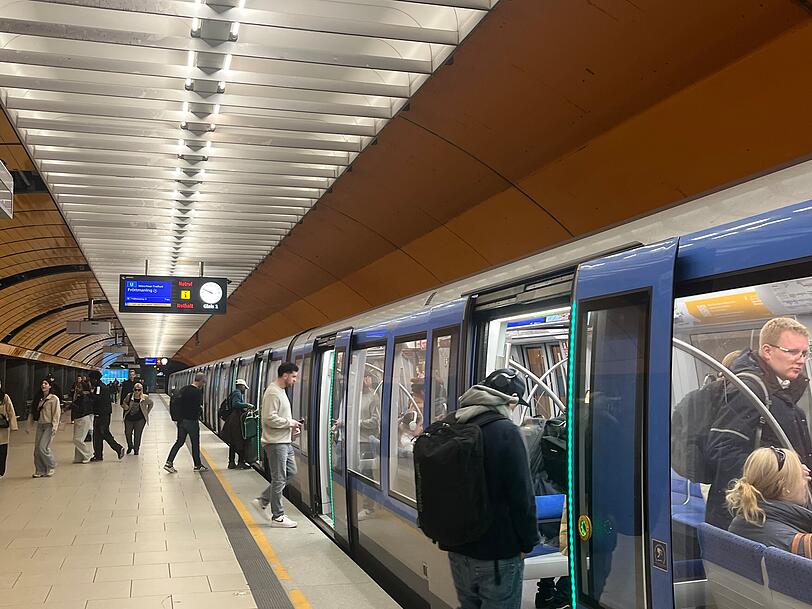 Auch auf der Linie U6 fahren am Marienplatz vereinzelt U-Bahnen.