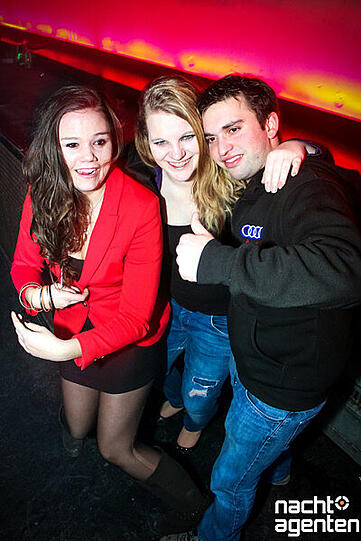 Die besten Party-Bilder vom Freitag. Hier im Neuraum.