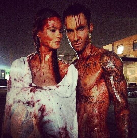 Behati Prinsloo und ihr Mann Adam Levine.