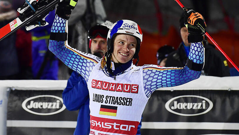 Linus Straßer nach seinem Weltcup-Sieg in Stockholm.