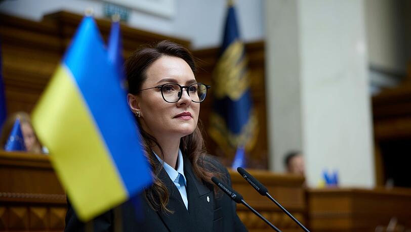 Die ukrainische Regierungschefin Julia Swyrydenko hat eine schärfere Kontrolle von Staatsbetrieben angekündigt. (Archivbild)