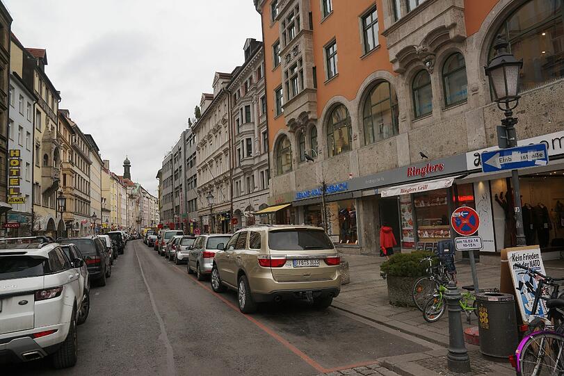 Wird die Sendlinger Straße irgendwann eine autofreie Zone sein? Es gibt durchaus Skeptiker...