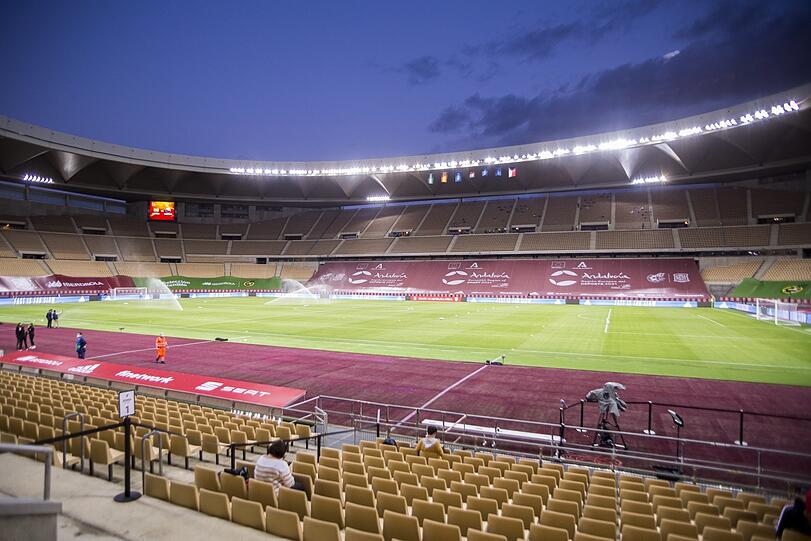 Immerhin 18.000 Zuschauer dürfen rein: Im Olympia-Stadion von Sevilla wird die spanische Nationalelf ihre drei Gruppenspiel austragen.