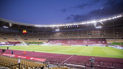 Immerhin 18.000 Zuschauer dürfen rein: Im Olympia-Stadion von Sevilla wird die spanische Nationalelf ihre drei Gruppenspiel austragen.