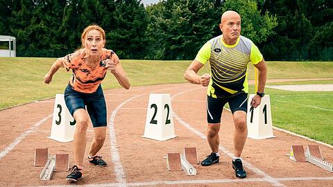"Sportabzeichen für Anfänger": Stefanie (Andrea Sawatzki) und Bertram (Christian Berkel) wollen sich keine Blöße geben.