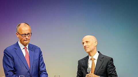 Von der Politik wünscht sich Peter Leibinger, Präsident des Bundesverbands der Deutschen Industrie (BDI), weniger Bürokratie und eine Reduktion der "Überregulierung" rund um KI und Daten. (Archivfoto)