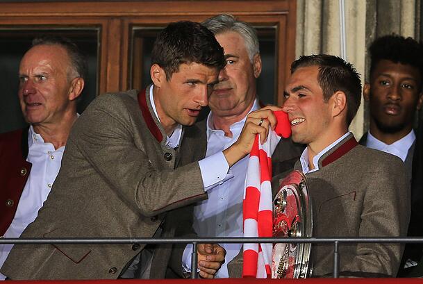 Zwei bayerische Original unter sich: Thomas Müller und Philipp Lahm. Zwei bayerische Original unter sich: Thomas Müller und Philipp Lahm.