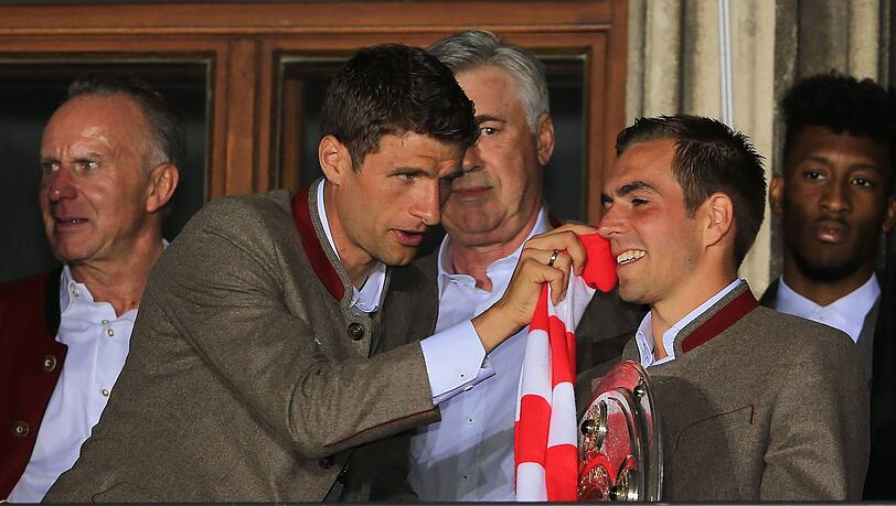 Zwei bayerische Original unter sich: Thomas Müller und Philipp Lahm. Zwei bayerische Original unter sich: Thomas Müller und Philipp Lahm.
