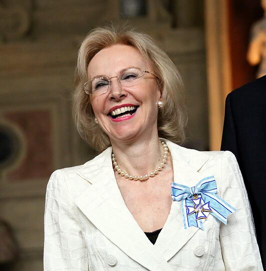 Angelika Diekmann Am Mittwoch wurde in München der Bayerischen Verdienstorden vom bayerischen Ministerpräsidenten, Horst Seehofer, an 20 Bürgerinnen und 30 Bürger verliehen.