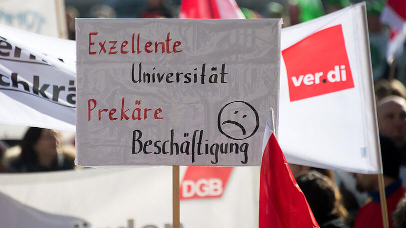 Bilder vom Dienstag: Beschäftigte des öffentlichen Dienstes streiken in München.