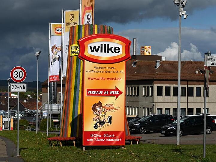 Blick auf die Produktionsgebäude des Fleischherstellers Wilke Wurstwaren.