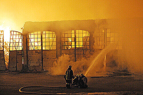 Großbrand in der ehemaligen Lokhalle