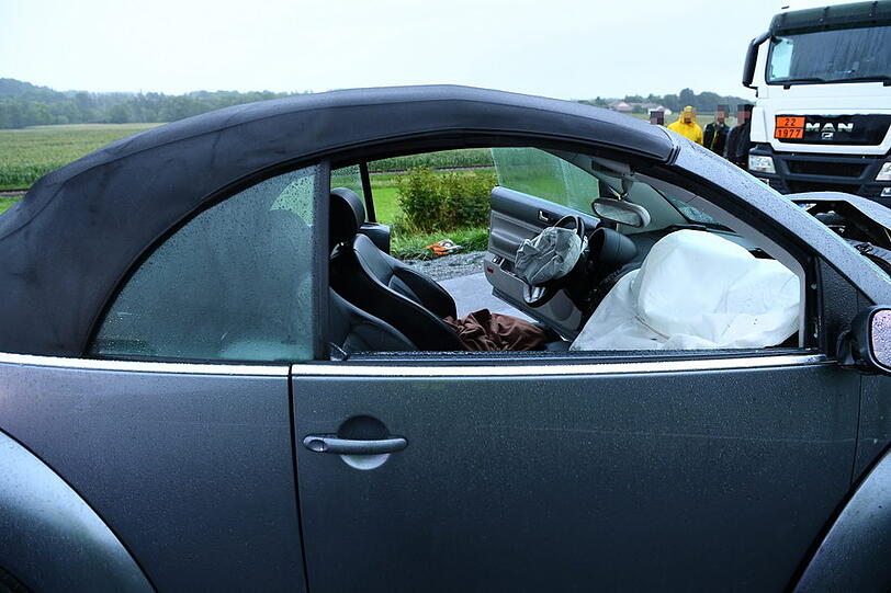 Schwerer Verkehrsunfall auf der B304 nahe Traunreut