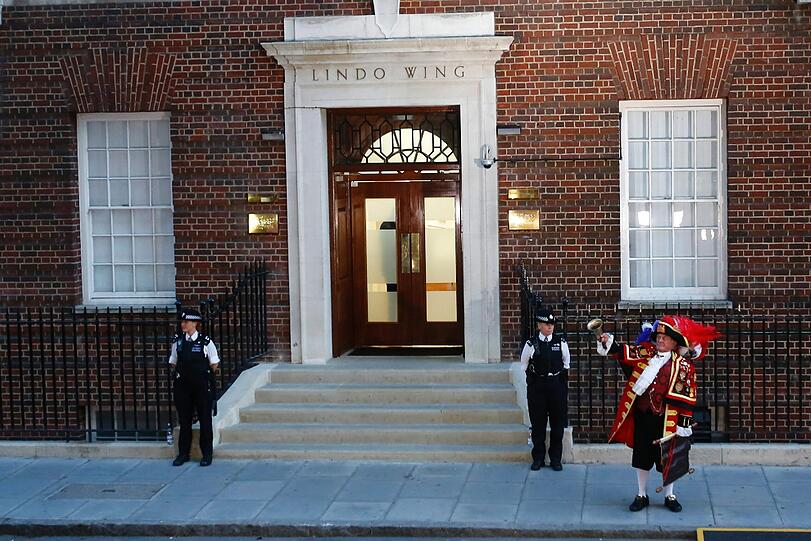 Großbritannien jubelt über die Geburt des Sohnens von William und Kate.