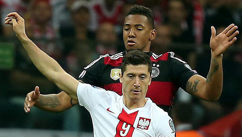 Das Duell der EM-Quali zwischen Deutschland und Polen: Lewandowski (l.) gegen Boateng. Das Duell der EM-Quali zwischen Deutschland und Polen: Lewandowski (l.) gegen Boateng.