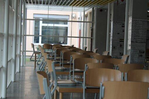 Das Hauptgebäude der Schule ist zunächst geschlossen. Das Foto zeigt den neuen Anbau.